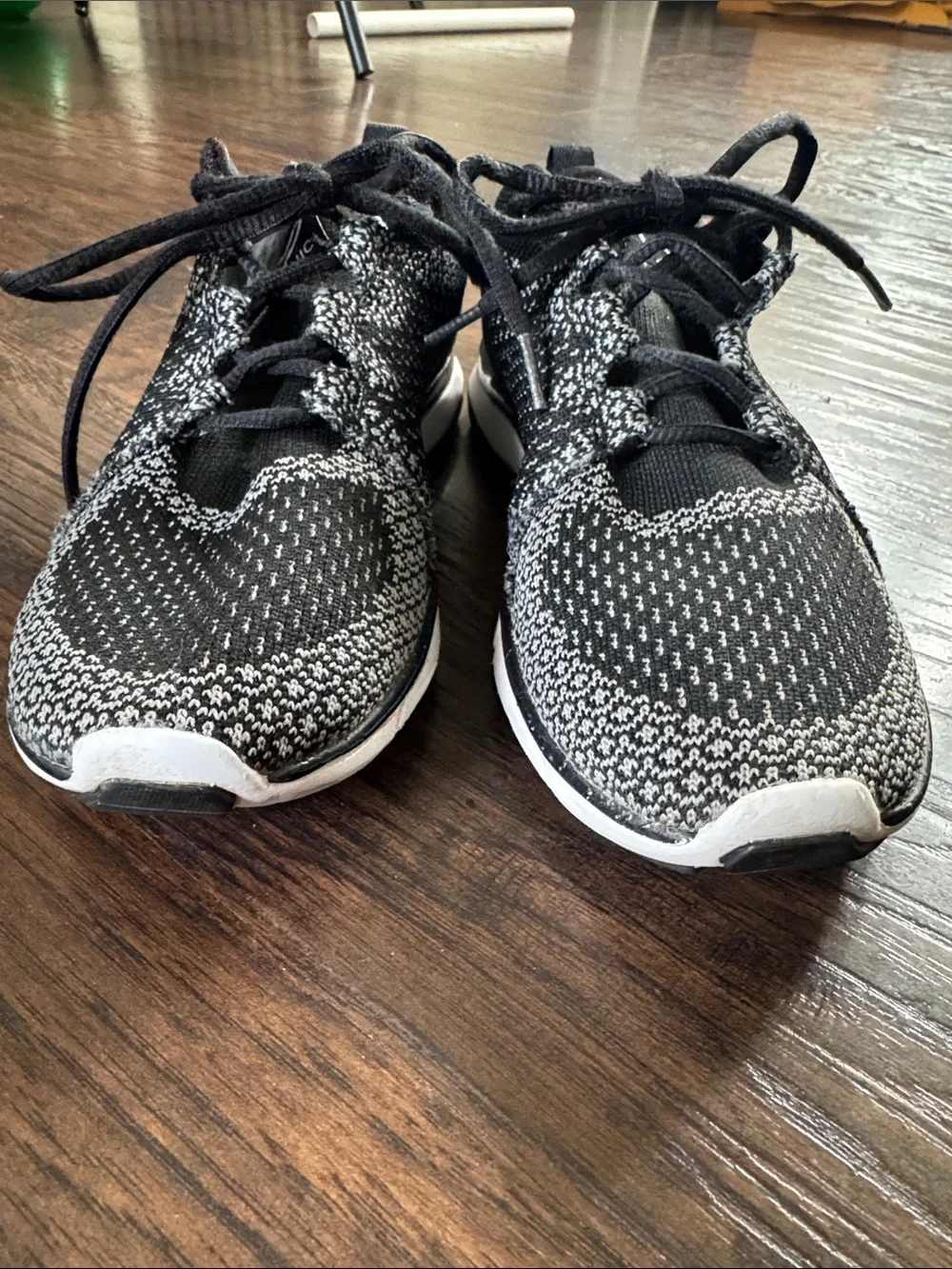 Vionic Black and White Women's Athletic Knit Sneakers